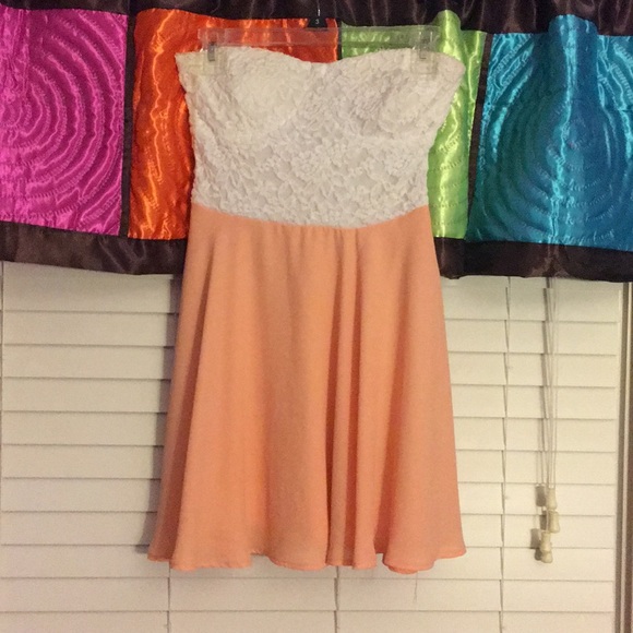 dress - Picture 1 of 2